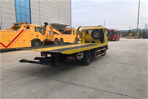 安义非事故拖车