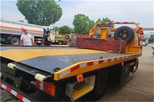 安义附近拖车电话号码服务